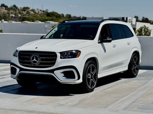 New 2026 Mercedes-Benz GLS 450 4MATIC image 8