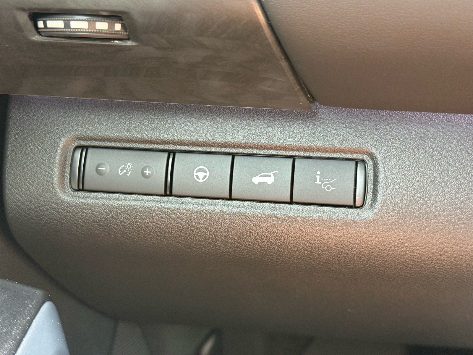 Used 2026 Nissan Pathfinder Platinum AWD/4WD image 19