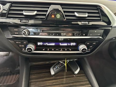 Used 2018 BMW 530e xDrive image 22