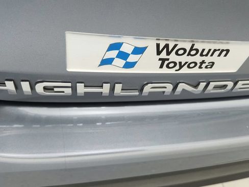 Certified 2024 Toyota Highlander XLE FWD image 44