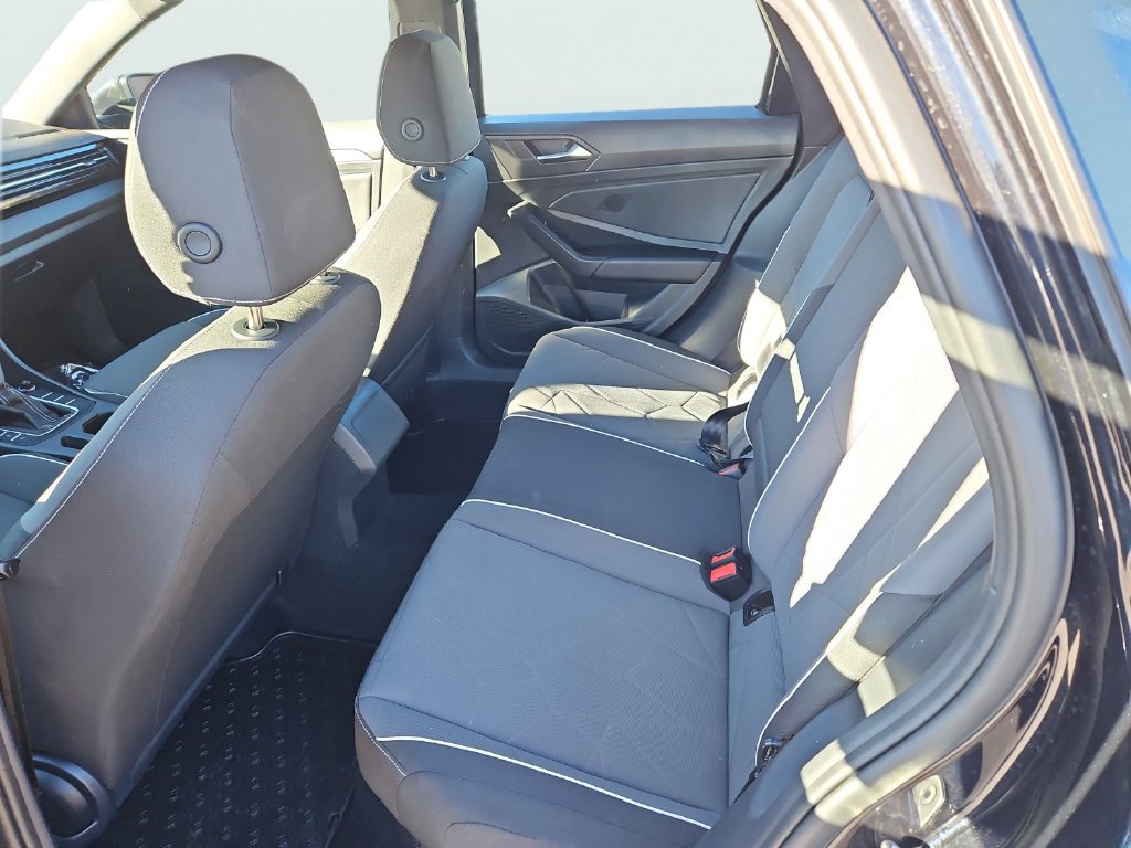 Certified 2025 Volkswagen Jetta Sport FWD image 28