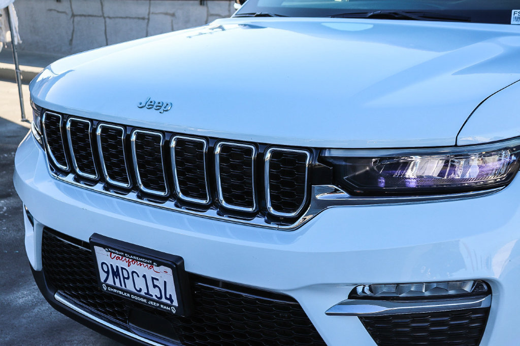 Used 2024 Jeep Grand Cherokee Limited AWD/4WD image 6