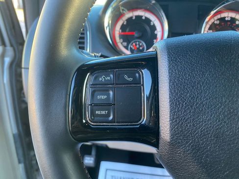 Used 2016 Dodge Grand Caravan SE image 16