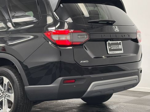 Used 2025 Honda Pilot EX-L image 7