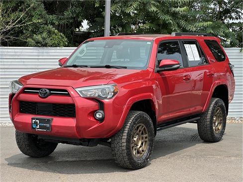 Used 2021 Toyota 4Runner SR5 Premium w/ Moonroof Package AWD/4WD image 6