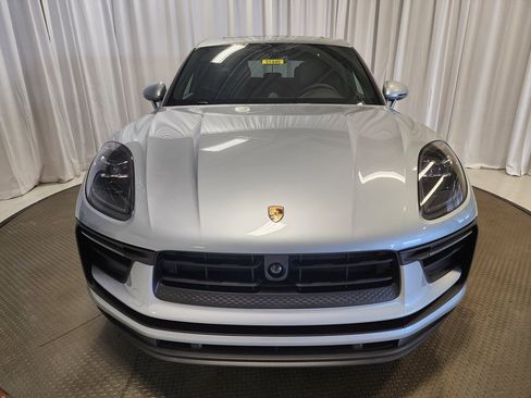 Used 2025 Porsche Macan image 30