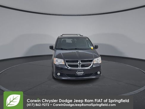 Certified 2017 Dodge Grand Caravan SXT image 6