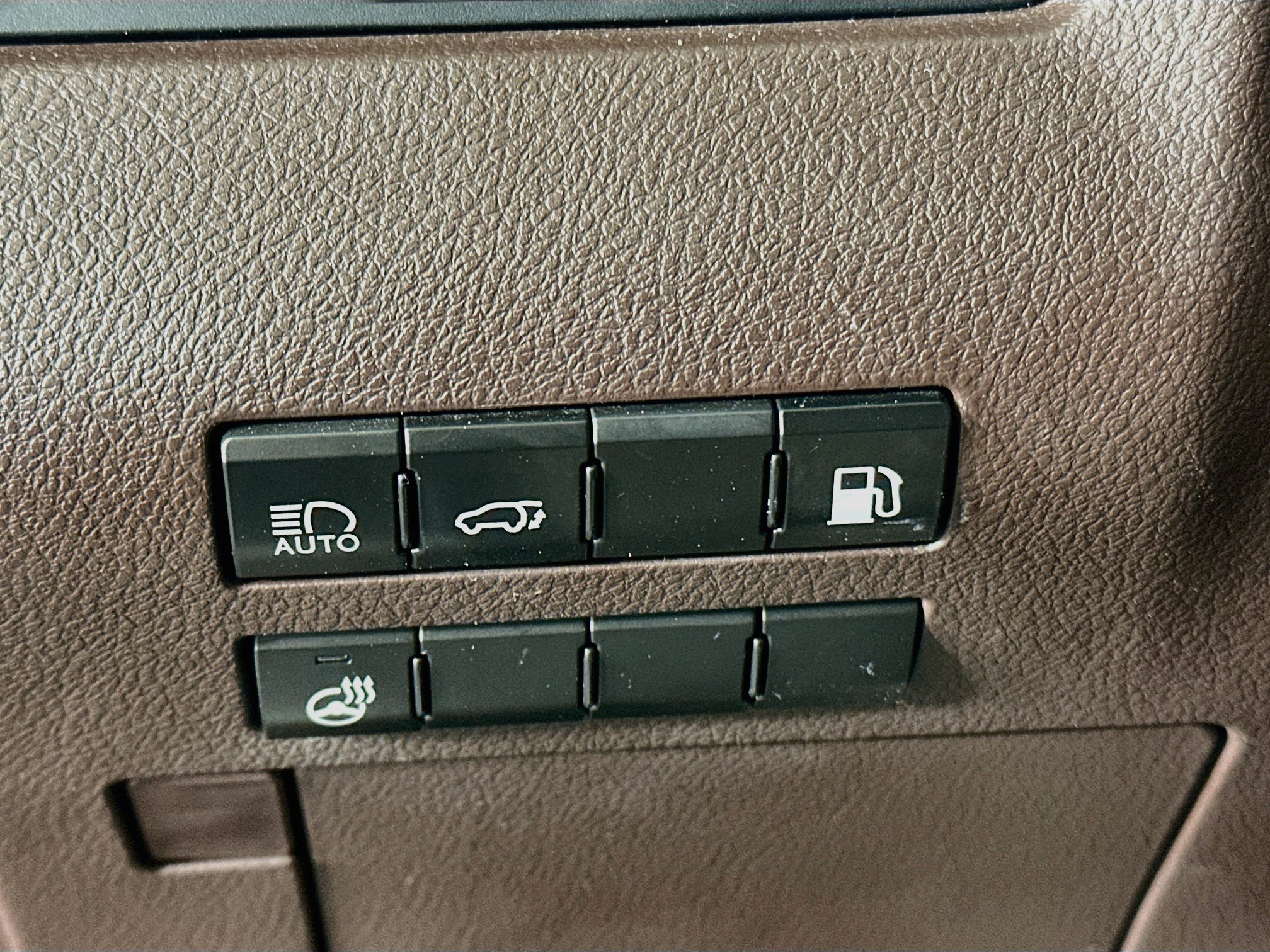 Used 2018 Lexus RX 450h AWD w/ Premium Package image 17