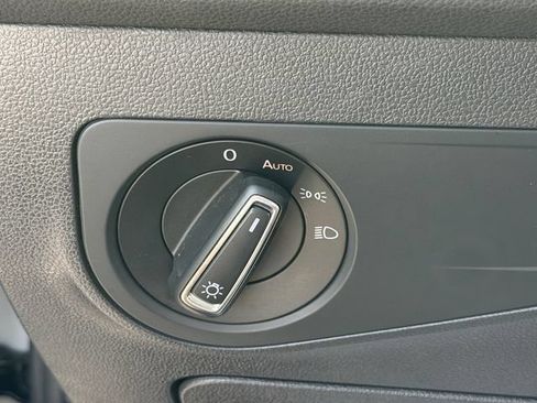 Used 2019 Volkswagen Tiguan SE FWD image 24