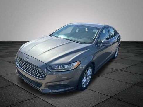 Used 2013 Ford Fusion SE FWD image 3