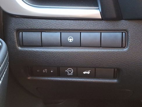 Used 2024 Nissan Rogue SV image 23