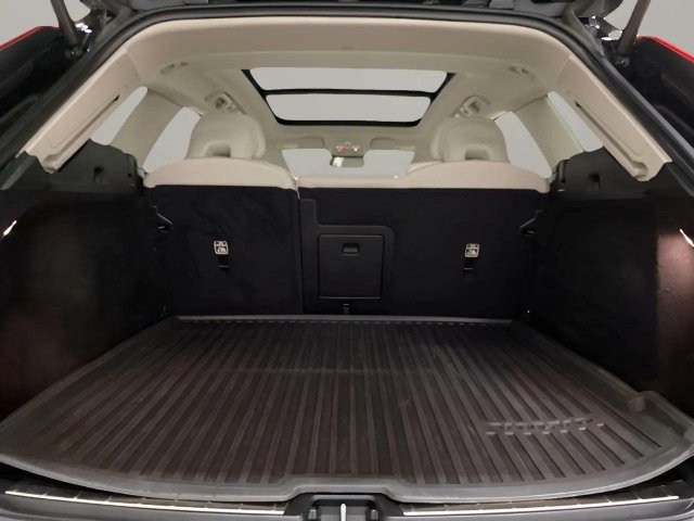 Used 2022 Volvo XC60 B5 Momentum w/ Climate Package AWD/4WD image 78