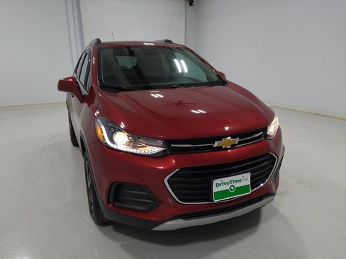 Used 2020 Chevrolet Trax LT w/ LT Convenience Package AWD/4WD image 14