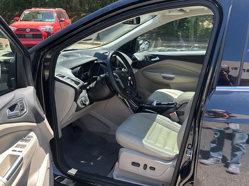 Used 2015 Ford Escape Titanium w/ Equipment Group 301A FWD image 17