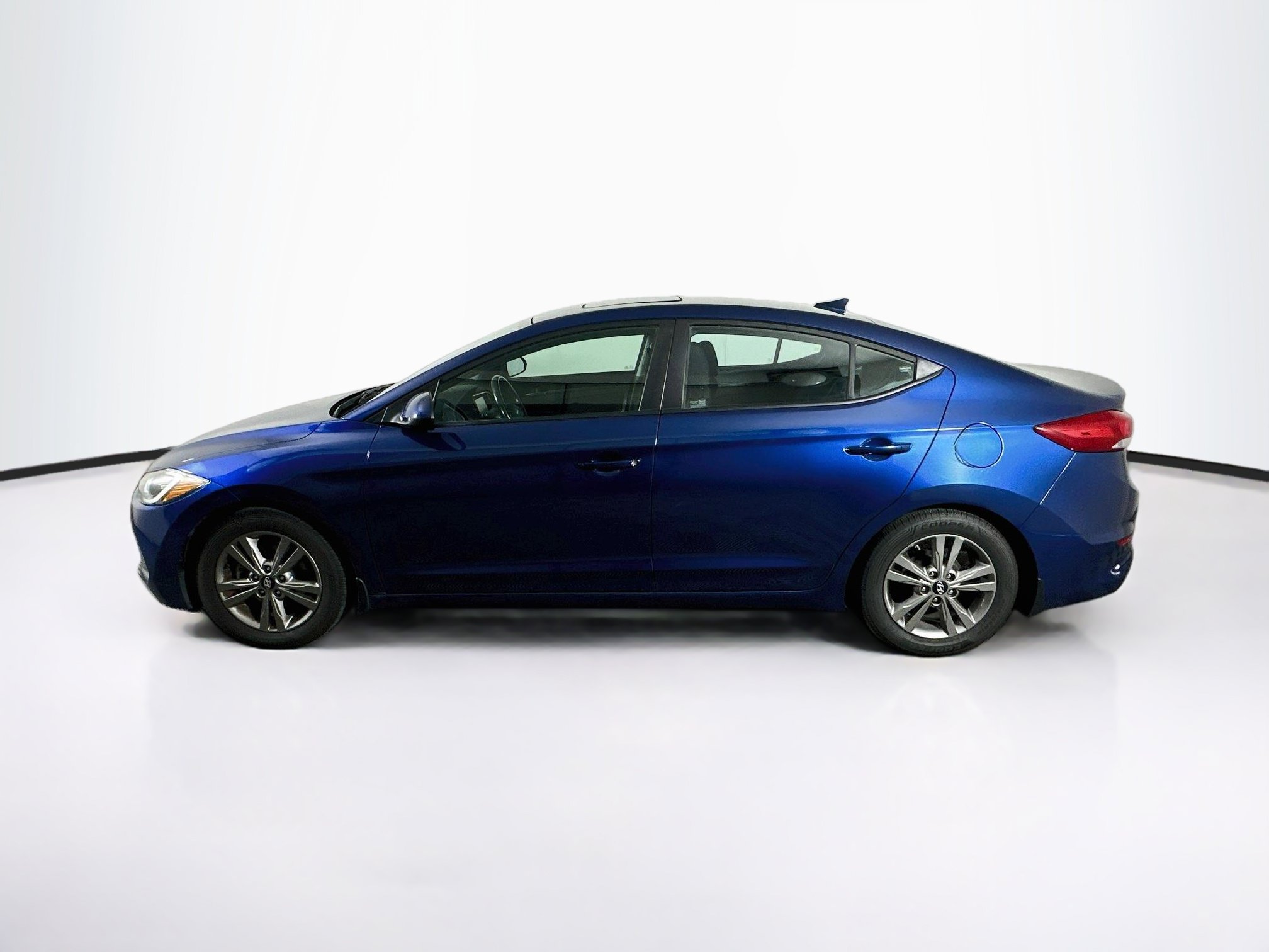 Used 2017 Hyundai Elantra Value Edition FWD image 4