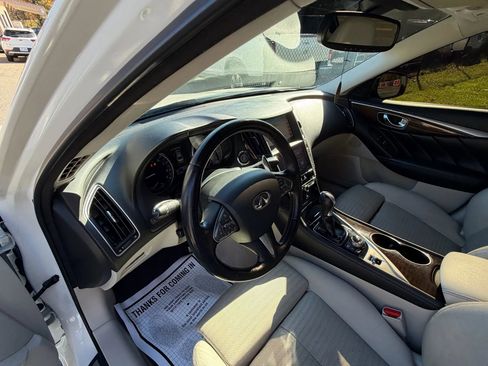 Used 2015 INFINITI Q50 Sport w/ Deluxe Touring Package image 9