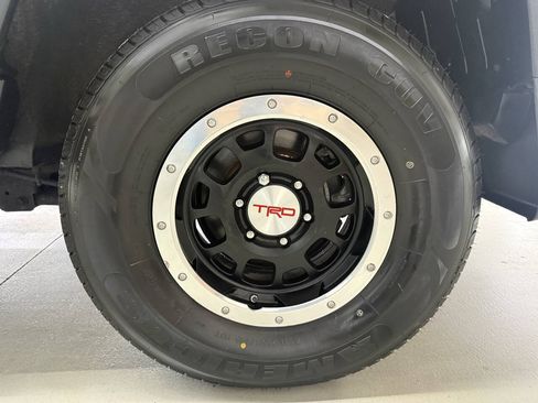 Used 2010 Toyota FJ Cruiser 4WD image 25