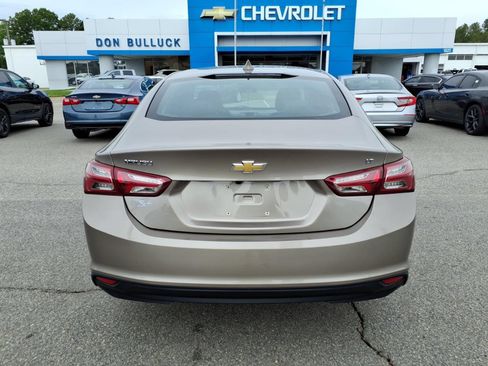 Used 2022 Chevrolet Malibu LT FWD image 4