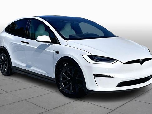 Used 2022 Tesla Model X image 2
