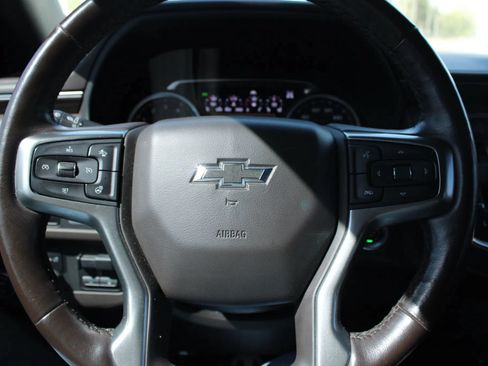 Used 2021 Chevrolet Suburban Z71 w/ Z71 Off-Road Package AWD/4WD image 27