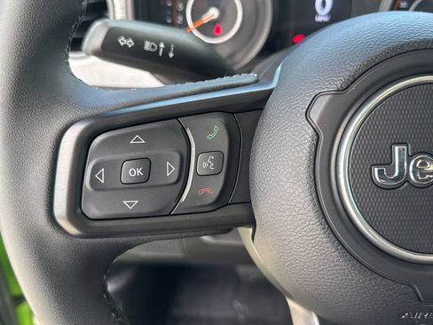 Used 2025 Jeep Wrangler Sport AWD/4WD image 11