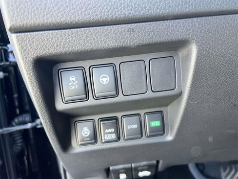 Used 2022 Nissan Rogue Sport SV w/ Technology Package image 18