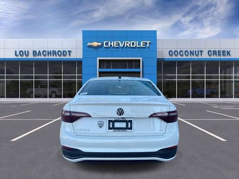 Used 2024 Volkswagen Jetta SE FWD image 7