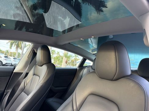 Used 2023 Tesla Model 3 Standard Range image 17
