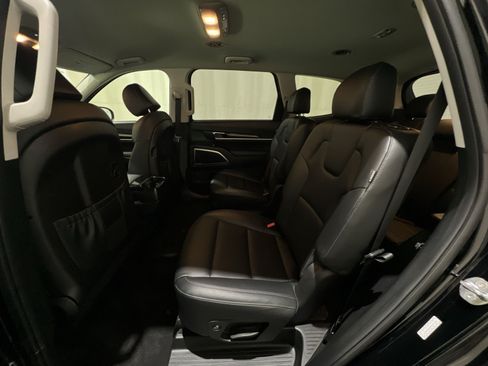 Used 2023 Kia Telluride S AWD/4WD image 33