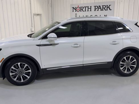 Used 2023 Lincoln Nautilus FWD w/ Premium Package image 6