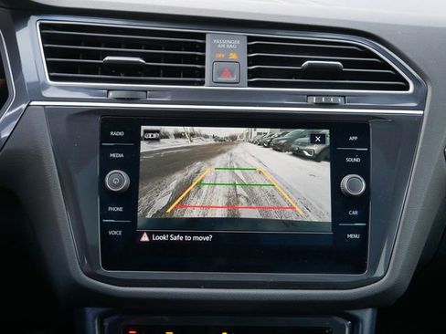 Certified 2024 Volkswagen Tiguan SE R-Line image 29