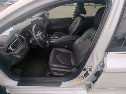 Certified 2023 Toyota Camry XLE FWD image 11