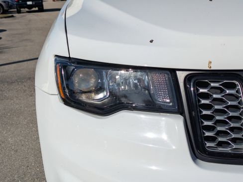 Used 2018 Jeep Grand Cherokee Altitude image 10