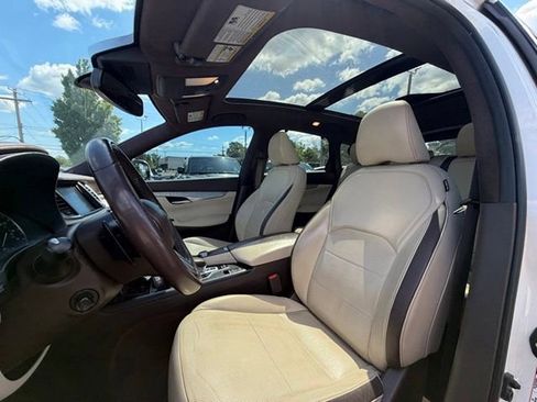 Used 2019 INFINITI QX50 Essential w/ Sensory Package AWD/4WD image 19
