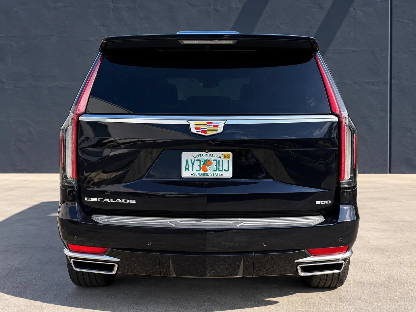Used 2022 Cadillac Escalade Luxury w/ LPO, Floor Liner Package AWD/4WD image 4