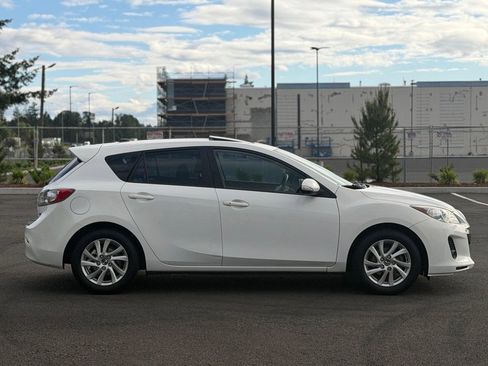 Used 2013 MAZDA MAZDA3 i Grand Touring w/ Tech Pkg FWD image 5