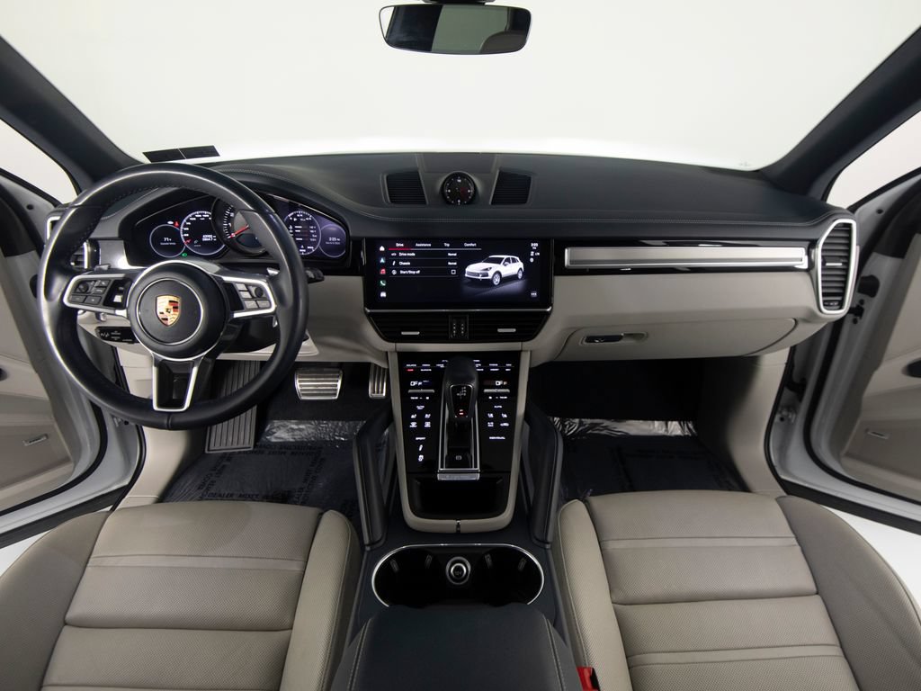 Certified 2023 Porsche Cayenne S Platinum AWD/4WD image 33