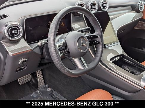 Certified 2025 Mercedes-Benz GLC 300 4MATIC image 12