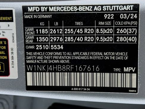 Used 2024 Mercedes-Benz GLC 300 4MATIC w/ AMG Line image 32