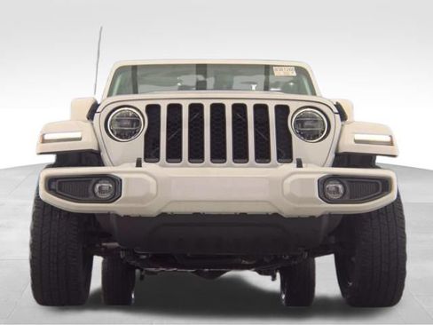 Used 2021 Jeep Gladiator Overland AWD/4WD image 2