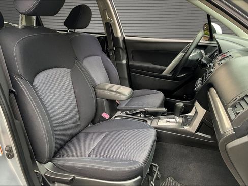 Used 2014 Subaru Forester 2.5i Premium w/ All-Weather Package AWD/4WD image 27