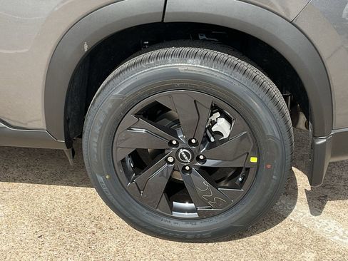 New 2026 Nissan Rogue SV FWD image 8