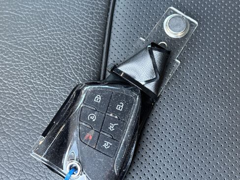 Used 2024 GMC Yukon Denali w/ Advanced Technology Package image 42