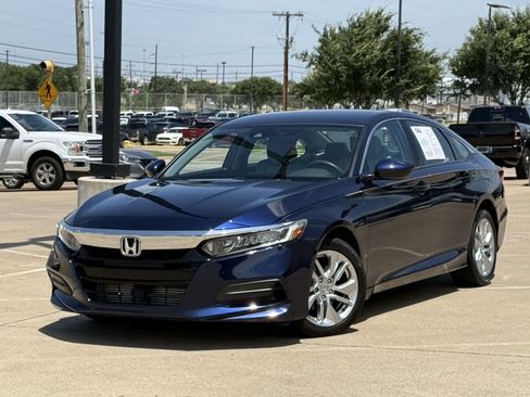Used 2018 Honda Accord LX image 2