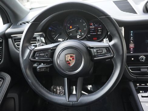 Used 2022 Porsche Macan image 44