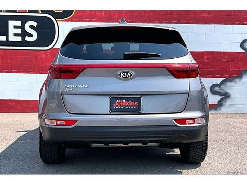 Used 2017 Kia Sportage LX AWD/4WD image 4