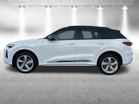 Used 2025 Audi Q5 Premium Plus w/ Premium Plus AWD/4WD image 2