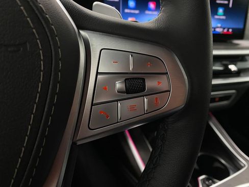 Certified 2025 BMW X7 xDrive40i w/ Premium Package image 21