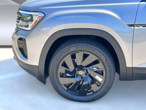 New 2026 Volkswagen Atlas Cross Sport SE image 10