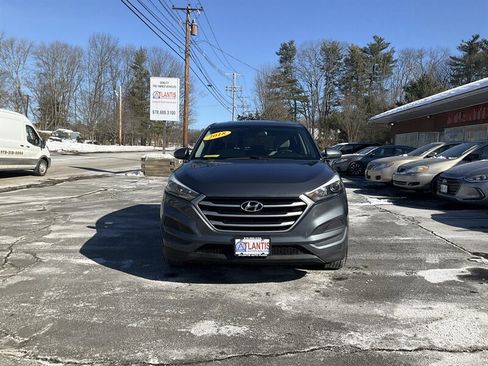 Used 2018 Hyundai Tucson SE image 2